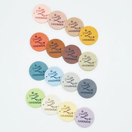 Chzimade 20pcs/lote de 2.5 cm Tags de cuero redondo para bolsas de bricolaje etiquetas de prenda de ropa Suministros de costura accesorios