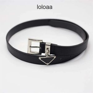 Cintura pra Hommes praddas pada Marques prd Pour Designer Ceintures En Cuir De Luxe Ceintures De Mode Argent Femmes Triangle Lettres À La Mode Aiguille Largeur Boucle 23 cm K WRV0