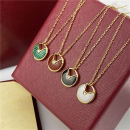 Collier de cercle Colliers de diamant Bijoux de créateurs Femmes 18K Rise Gold Shell Agate Amulet Pendant Collier Luxury Bijoux pour cadeau d'anniversaire Gift