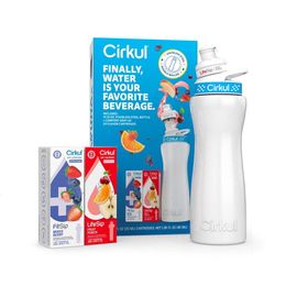 Cirkul Kit básico de botella de agua de acero inoxidable blanco de 22 oz con tapa azul y 2 cartuchos de sabor (ponche de frutas y bayas mixtas)