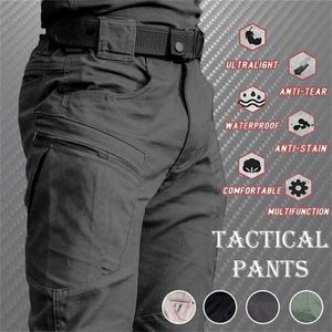 Pantalon cargo tactique militaire de ville hommes SWAT Combat Army Pantalon Muiti-Pockets imperméable résistant à l'usure en plein air décontracté 211119