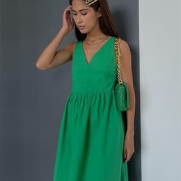 Clacive Summer Vneck groene damesjurk casual los mouwloos kantoor midi es elegante klassieke ruches vrouwelijk 220704