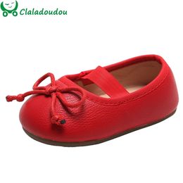 Claladoudou 11.5-14. Merk Zuigeling PU lederen schoenen schattige vlinder pure ronde teen flats schoenen herfst baby zachte prinses schoenen LJ201104