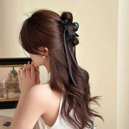 Crampes 2023 Fashion Black Ribbon Bow Pildons Cliffes de griffes de cheveux en perle pour femmes Girl Elegant Ponytail Clip Hairpins Hair Clamp Accessoires Y240425