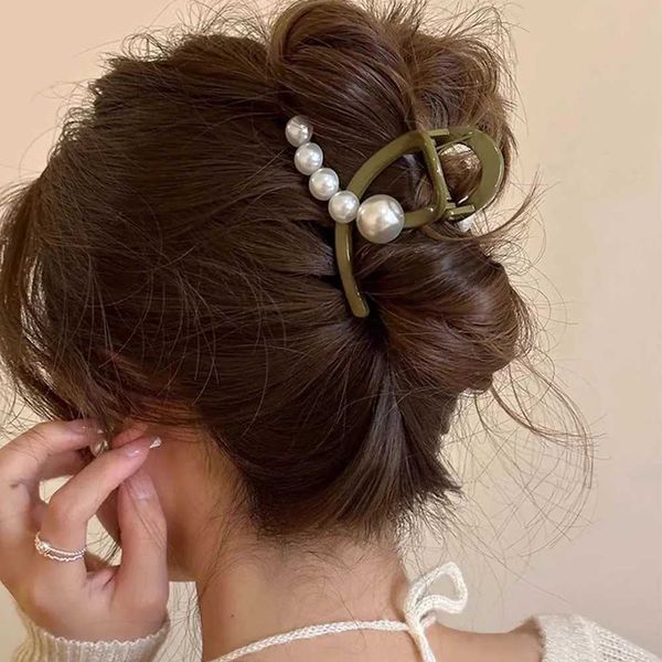Pinces Cross Pearl Hair Clip for Women Fashion French French Elegant Hairgrips Korean Style Hair Claw Clips Girls Hairpin Nouveaux accessoires de cheveux Y240425