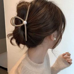 Crampes Femmes NOUVEAUX GRATIE CLIP GRANDE COUPE CHEUR plus épais Hair Pearl Clipton Pony Pony Traid Hair Claw femelle Elegant Headress Y240425