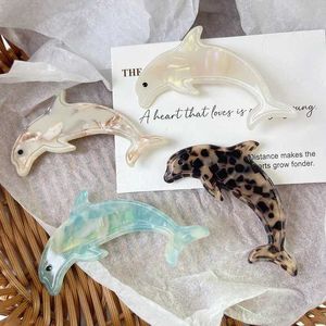 Klemmen YHJ Lovable Dolphin Hair Clip Fun Animal Series Acetaat Haarclip Klauw Haarspeld Haaraccessoires voor vrouwen Girls Y240425