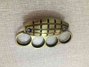 Clasp Muskmelon Grenade Fist Form Legal Four Tiger Finger Boxing met auto Equipment Hand Brace Ring Defense