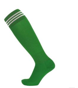 Klassieke 3-bar streep ontwerp sokken niet strak en benauwd kleurrijke bescherming kalf handdoek bodem lange tube volwassen anti wrijving sport over knie voetbalkousen