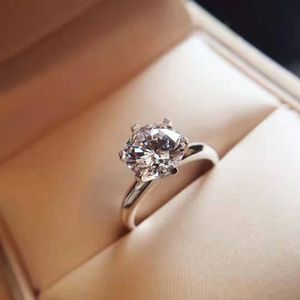 Classic 6 Claws Round Solitaire Diamond Mariage Rague de mariage Designer Femmes Anneaux de mariage Anneaux de fiançailles pour femmes