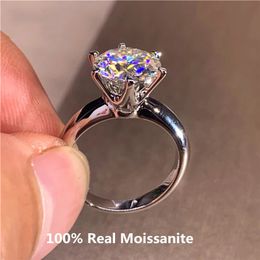Klassieke 6 tanden ronde ring sterling verzilverd 14k goud hoge helderheid d kleur diamantringen vrouw sieraden 240412