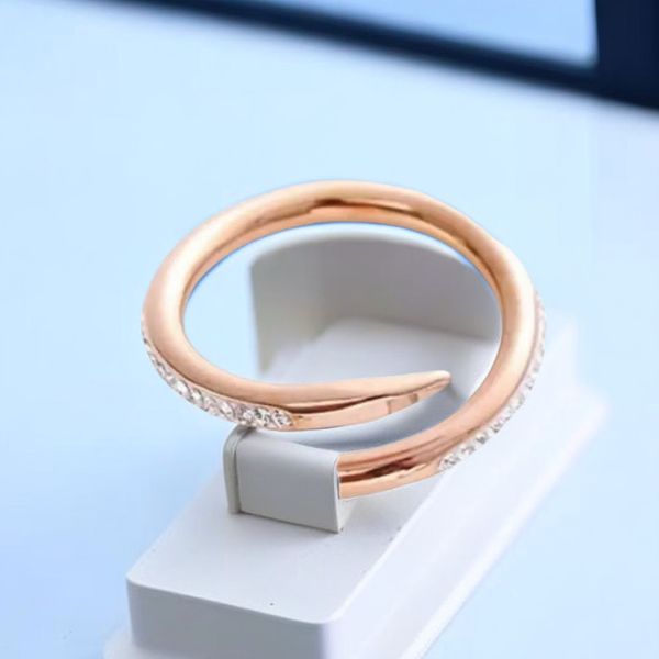 Bague d'amour simple de luxe hautement polie, collier, boucles d'oreilles, or et argent, couleur rose, bagues de couple en acier inoxydable, ensembles de créateurs pour femmes à la mode, vente en gros