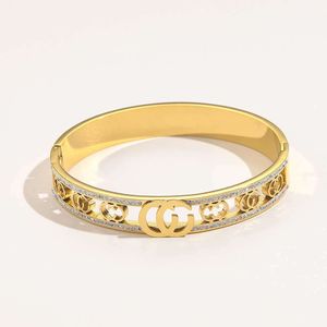 Bracelets de bracelets classiques Bracelets en gros bracelet de luxe Bracelet Crystal 18k Gold plaqué en acier inoxydable Amateurs de mariage bijoux