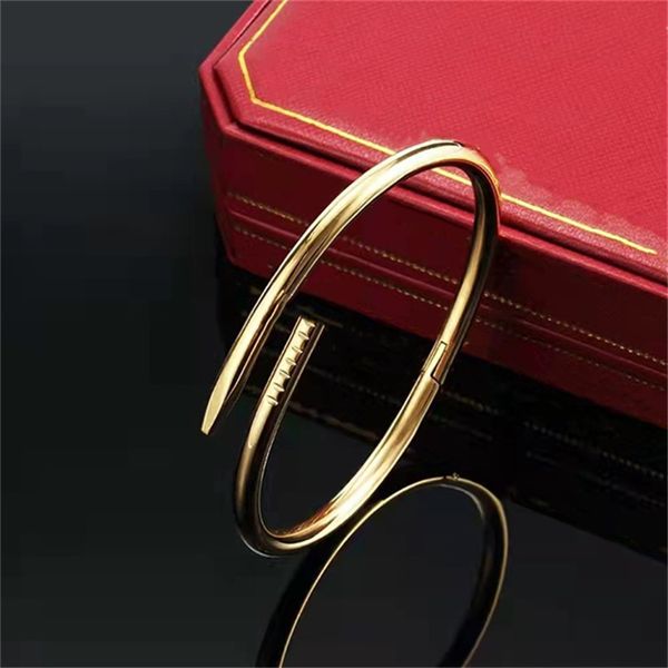 Braceletas clásicas de diseñador de brazaletes para mujer pulsera de uñas plateadas titanio de acero de acero de colmillo de brazalete para hombres de diamantes de joyería de amor con caja de terciopelo de caja roja L5