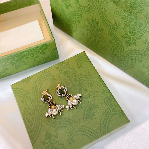 Boucles d'oreilles à breloques classiques en forme d'abeille, diamant Alphabet, pendentif Vintage, bijoux de créateurs pour femmes, cadeaux d'anniversaire de mariage