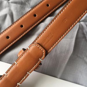 Concepteur de luxe de courroie classique célèbre marque de haute qualité Fashion pour femmes en cuir véritable ceinture de boucle de boucle de boucle de luxe 240416