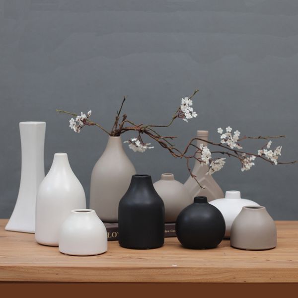 Vase en céramique noir/blanc classique Arts et artisanat chinois contracté bouteille de fleur en porcelaine cadeau créatif décoration de la maison 210310