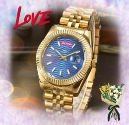 Klassiek blauw quartz horloge voor heren dames Waterdicht massief roestvrijstalen band Precisiestaal Krasbestendig spiegeloppervlak Testen om horloges te garanderen