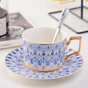 Klassieke Bone China Koffiekopjes Met Schoteltjes Servies Koffiemokken Met Lepel Set Afternoon Tea Set Thuis Kitchen191Q