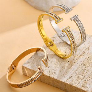 Braceletas clásicas Mujeres Bangle Diseñador de lujo Pulsera Cristal de oro 18K Goldio 925 Silver sated acero inoxidable amantes de la boda de la boda S272