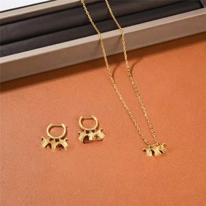 Collier de marque de marque classique Collier Gold Collier Designer pour femmes Charms Choker Designer Jewelry 19 Options Fashion Letter Cen Collier Sœur Gift Birthday