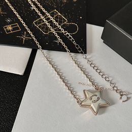Concepteur de marque classique Pearl Star Pendants Colliers