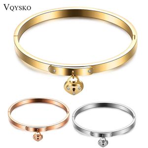 Bracelet de bracelet de coeur d'amour éternel de marque classique pour femmes bijoux bracelets de verrouillage bracelets en acier inoxydable bracelets en cristal Q0717