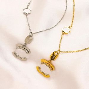 Classique marque bijoux Double lettre C pendentif colliers perles chaîne pull collier pour femmes cadeaux de fête de mariage