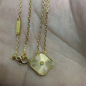 Klassieke merk sieraden hanger voor dames sier aangepaste goudketen bloem casual formeel mode feest roestvrijstalen designer ketting 6214