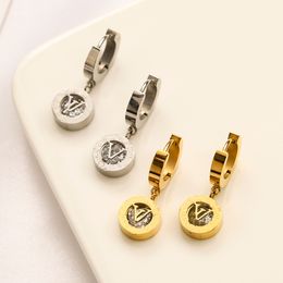 Klassieke Merk Letter Charm Earring Designer Stud Elegante Beroemde Vrouwen Premium Sieraden Oorbellen Gift Paar Vergulde Sier Accessoires