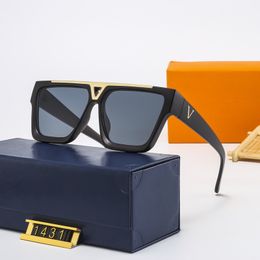 Classic Brand Retro mujeres Diseñadores Gafas de sol para hombres y mujeres 2022 Diseñador de lujo Eyewear Club Bands Master Metal Frame Lente Polaroid con caja