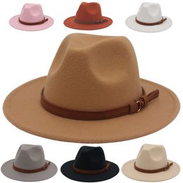 Classic Brown Belt Women Fedora Chapeaux Automne Gentleman d'hiver Jazz Felt for Men Retro Church Lady Flat Wide Brim Dress Hat L2405