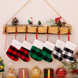 Classic Buffalo Plaid Christmas Kouden Familie Kerstmisboomdecoratie open haard hangend ornament Santa Candy cadeaubon Flatsey Cover Holiday Party Decor W0084