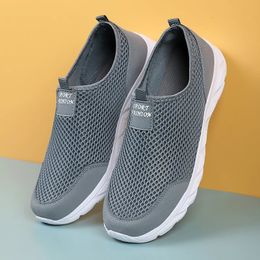 Robe décontractée classique Men de baskets en mailles respirantes Locs pour hommes légers Lanqueurs de marche sur des chaussures de tennis zapatos para hom s