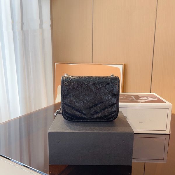 Chaîne classique Luxurys Designer Niki Mini Hobo Bag Sac Sac en cuir authentique Soft Wallet Black Crossbody Fap Fashion Sacs à provisions