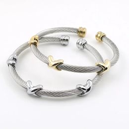 Charmes classiques en acier inoxydable Bracelets Bracelets étoiles de poisson Punk Câble Twist Wire Stripe For Women Men Party Bijoux Cadeaux 240522