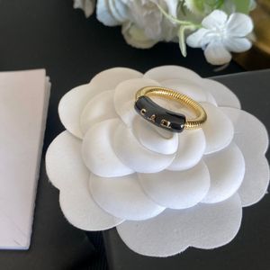 Classique Couple Bague Charme Mode Femmes Style Anneaux De Luxe Designer Qualité Élégant Premium Bijoux Accessoires Taille7 Ne Se Fane Jamais Précieux Cadeau De Vacances JZ111