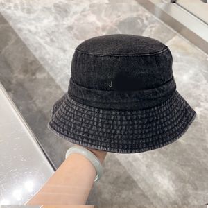 Chapeau de créateur de luxe de style cowboy classique, pare-soleil de luxe, chapeau à large bord pour hommes et femmes, charme élégant, tendance de la mode, décontracté, cadeau quatre saisons, chapeau d'été (B0010)