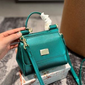 Diseñador de bolsas de cuerpo cruzado clásico bolso pequeño bolso interior de la cremallera botón magnético de bolsillo correa extrapable múltiples colores para mujeres bolsos para el hombro al por mayor