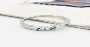 Klassieke Delta Sigma Theta-ringen Zwarte Letter-symboolring voor dames Mode Zomerstijl Cadeau-sieraden 2018 Nieuwe collectie Hele Je1246780