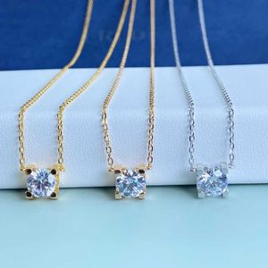 Classic Design Sieraden Kettingen Classic Bullhead Necklace Womens Claw Single Diamond Pendant Kraagketen Modieus en veelzijdig met Logo