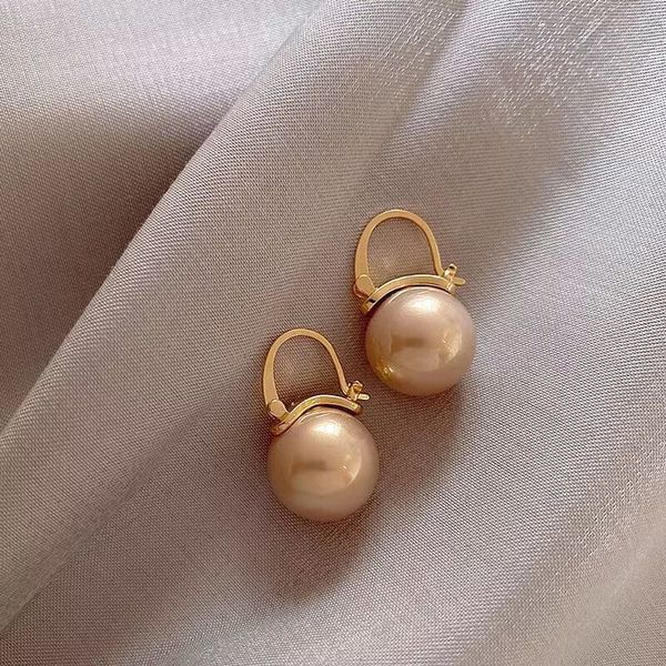 Bijoux de boucle d'oreille de charme de perle artificielle de style rétro de conception classique pour le cadeau de femmes