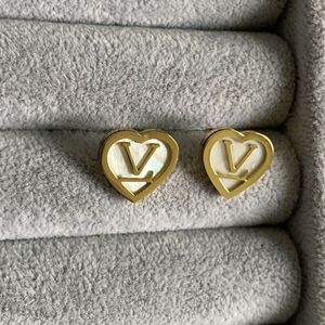 Classic Design Stud White Shell Heart Love V Fashion Studs RVS luxe sieraden