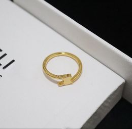 Diseñador clásico de 18k Gold Ring Fashion Exquisito Ins Style Ring Fiest Rings Boda de bodas Regalos para mujeres Accesorios de joyería fina