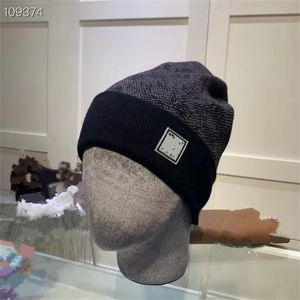 diseñador clásico otoño invierno estilo caliente gorros sombreros hombres y mujeres moda universal gorro de punto otoño lana al aire libre cálido cráneo gorras TT565