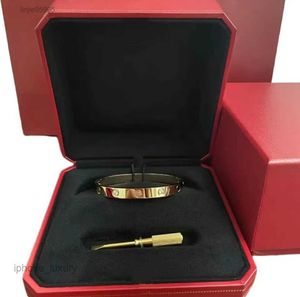 Klassieke designer armbanden mode unisex manchetarmband 316l roestvrij staal verguld 18k sieraden Valentijnsdag geschenk