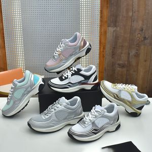 Klassieke designer kalfsleren schoenen Reflecterende sneakers Retro suède sneakers Modieuze schoenen Patchwork casual damesschoenen Dikke zolen sneakers met veters en print