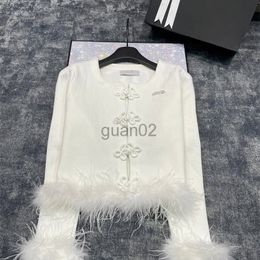 Manteau de créateur classique pour femmes de haute qualité Style chinois bouton Chic plume diamant lettre tricoté à manches longues Cardigan vestes 240112