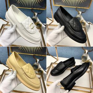 Klassieke Designer Comfort Monolith Geborsteld Leer Dames Loafers Casual Schoenen Driehoek Patent Oxford Chunky Sneakers Luxe Dames Klassieke Matte Outdoor Trainers