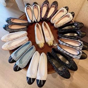 Klassieke designer kledingschoenen lente en herfst 100% cowhide ballet splitsen dansschoenen mode vrouwen zwarte platte boot schoen sandaal lederen luie loafers met doos